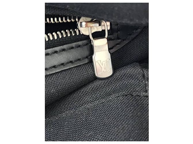 Bolsa mensageiro Monograma LV Louis Vuitton verde escuro/preto - vista 9