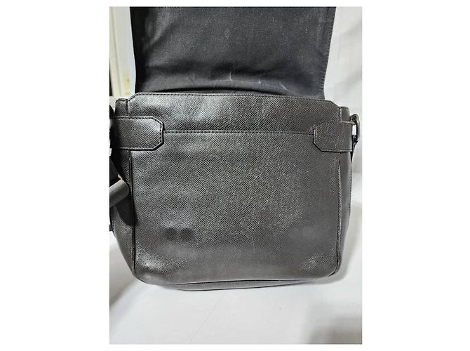 Borsa messenger/crossbody Andrei Taiga Louis Vuitton grigio scuro Grigio antracite - vista 10