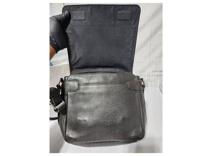Borsa messenger/crossbody Andrei Taiga Louis Vuitton grigio scuro Grigio antracite - vista 13