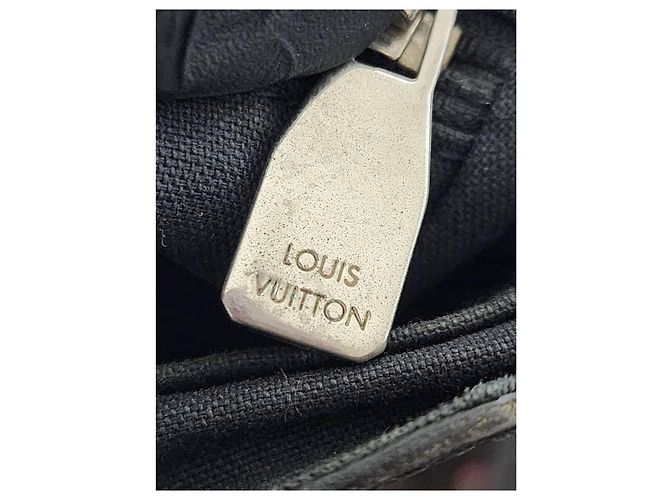 Borsa messenger/crossbody Andrei Taiga Louis Vuitton grigio scuro Grigio antracite - vista 9