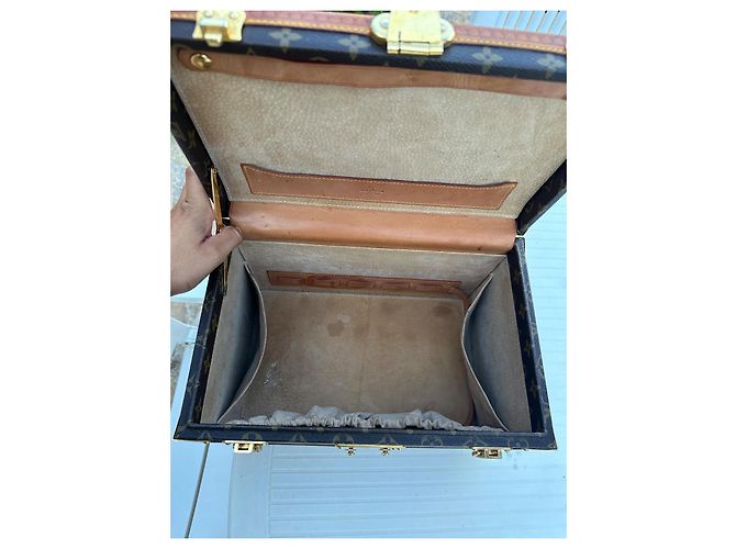 Louis Vuitton Beauty Case Monogram Monogramma - vista 14