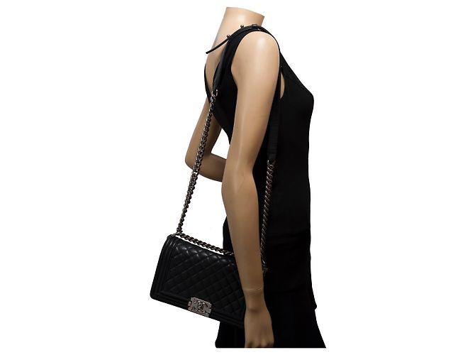 Sac CHANEL Boy en Cuir Noir - 102406 - vue 13