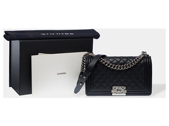 Sac CHANEL Boy en Cuir Noir - 102406 - vue 2