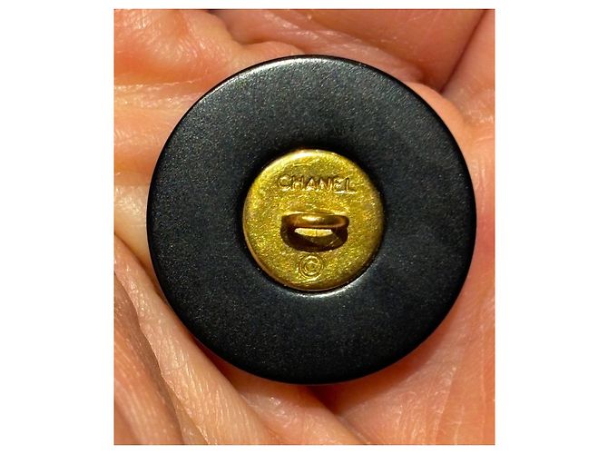 Set di 5 bottoni vintage Chanel rari in nero e oro, 22 mm D'oro - vista 11