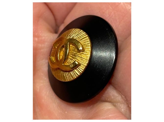 Set di 5 bottoni vintage Chanel rari in nero e oro, 22 mm D'oro - vista 9