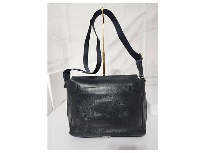 Borsa messenger/crossbody Louis Vuitton Taiga Viktor blu navy profondo - vista 3