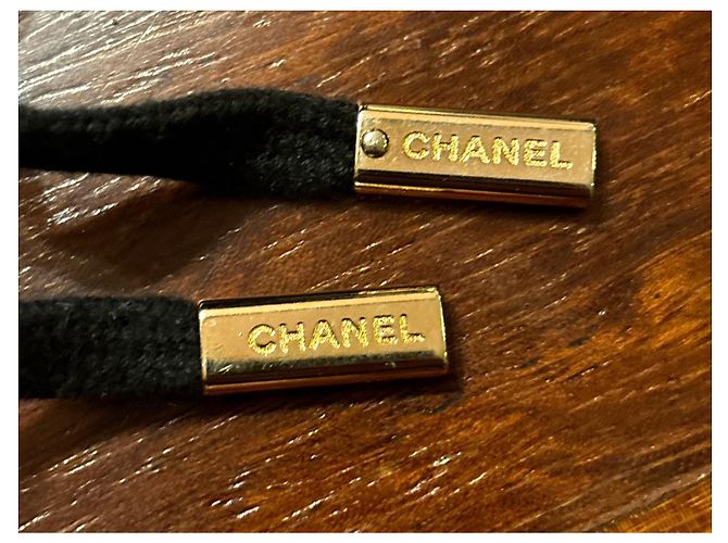 Vintage Chanel Gold/Schwarze Lack- und Leder-Sneaker mit Kappe, 37,5 - Ansicht 15