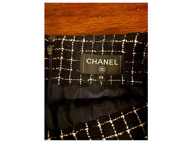 Falda mini lápiz de tweed Chanel Negro Blanco - vista 6