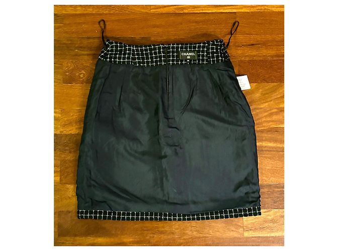 Falda mini lápiz de tweed Chanel Negro Blanco - vista 9