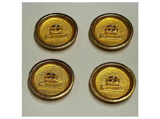 Set di 4 bottoni a scacchi CC di Chanel D'oro - vista 2