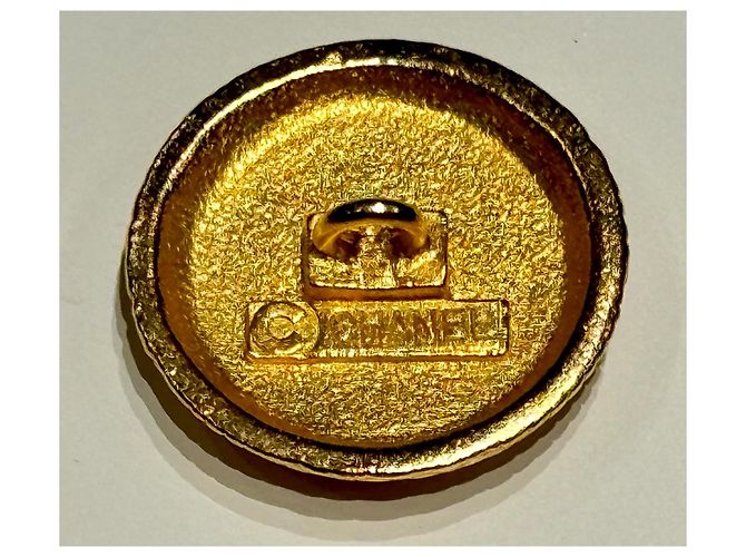 Set di 4 bottoni a scacchi CC di Chanel D'oro - vista 4