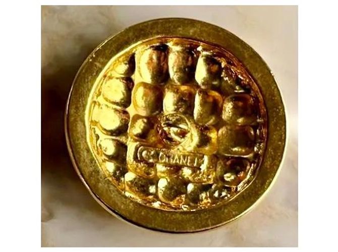 Chanel CC golden gesteppter Knopf, 35 mm - Ansicht 2