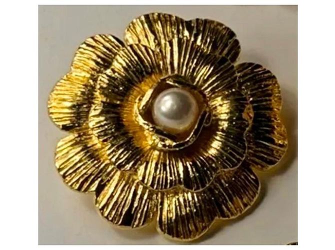 Chanel Set aus 2 Kamelienblüten mit Perlenknöpfen Golden Roh - Ansicht 3