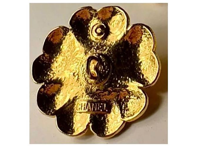 Chanel Set aus 2 Kamelienblüten mit Perlenknöpfen Golden Roh - Ansicht 4