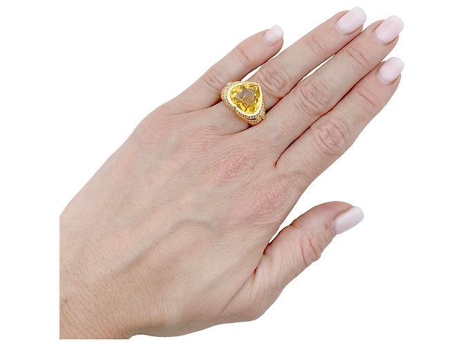 Anello Repossi 'Cuore' in oro giallo, diamanti, citrino. - vista 2