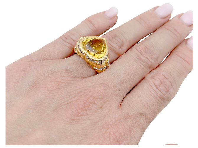 Anello Repossi 'Cuore' in oro giallo, diamanti, citrino. - vista 3
