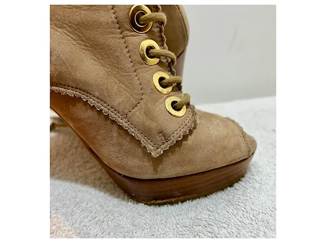 Stuart Weitzman Tacchi peep toe con lacci Marrone Cammello - vista 5