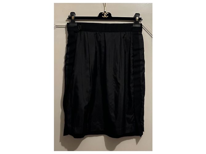 Falda de lana con botones decorativos de doble cara Chanel, años 90 Negro Gris antracita Gold hardware - vista 10