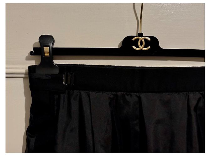 Falda de lana con botones decorativos de doble cara Chanel, años 90 Negro Gris antracita Gold hardware - vista 11
