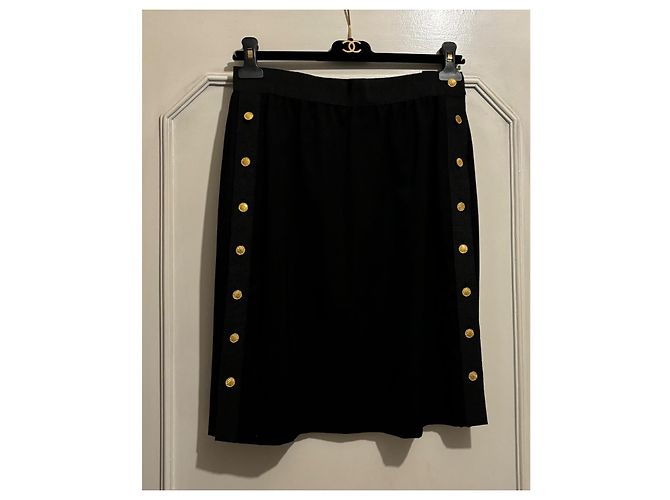 Falda de lana con botones decorativos de doble cara Chanel, años 90 Negro Gris antracita Gold hardware - vista 3