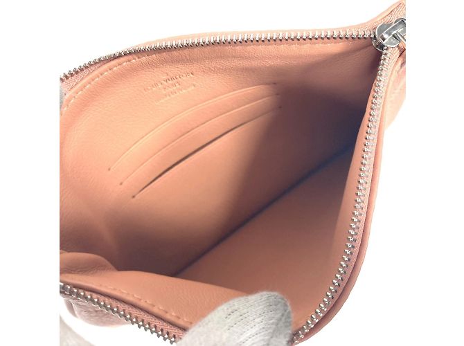 Borsa tote Louis Vuitton Monogram Mahina Selene PM Marrone Rosa - vista 13