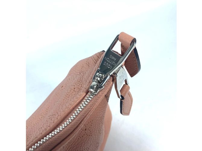Borsa tote Louis Vuitton Monogram Mahina Selene PM Marrone Rosa - vista 9