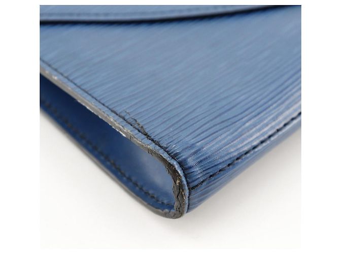 Borsa a mano in pelle Epi Art Deco Louis Vuitton M52635 Blu - vista 4
