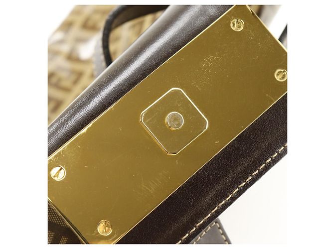 Borsa a Spalla in Vinile Fendi Mamma Baguette Marrone - vista 12