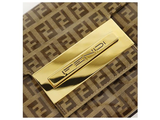 Borsa a Spalla in Vinile Fendi Mamma Baguette Marrone - vista 13