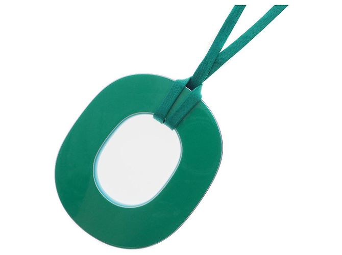 Hermès Colar de seda laqueada Hermes 052880FL Verde - vista 2