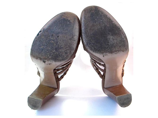 Gianvito Rossi sandali con tacco Marrone - vista 8