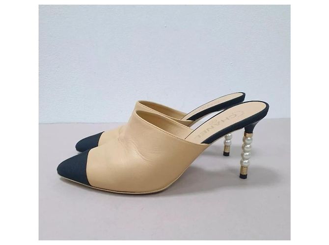 Chanel 2020 Interlocking CC Logo Mules Sz.40 Beige - view 2
