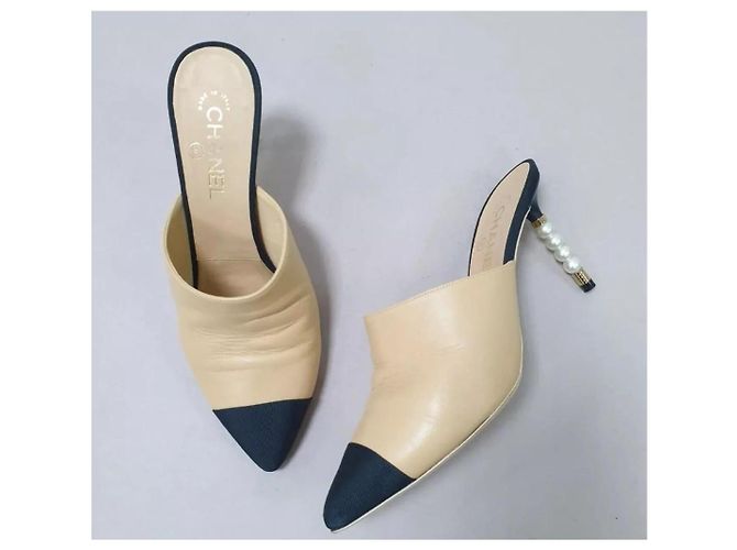 Chanel 2020 Interlocking CC Logo Mules Sz.40 Beige - view 5
