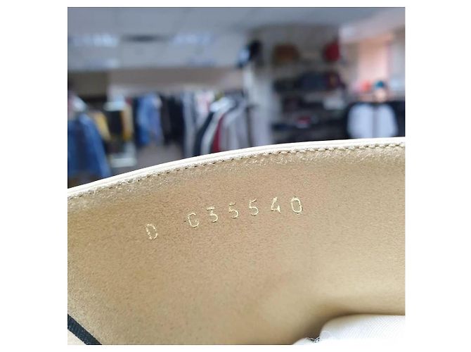 Chanel 2020 Interlocking CC Logo Mules Sz.40 Beige - view 8
