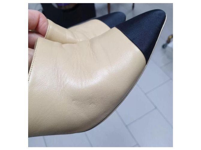 Chanel 2020 Interlocking CC Logo Mules Sz.40 Beige - view 9