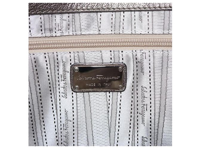 Borsa a mano in pelle Gancini di Salvatore Ferragamo Argento Auth kk412 - vista 16