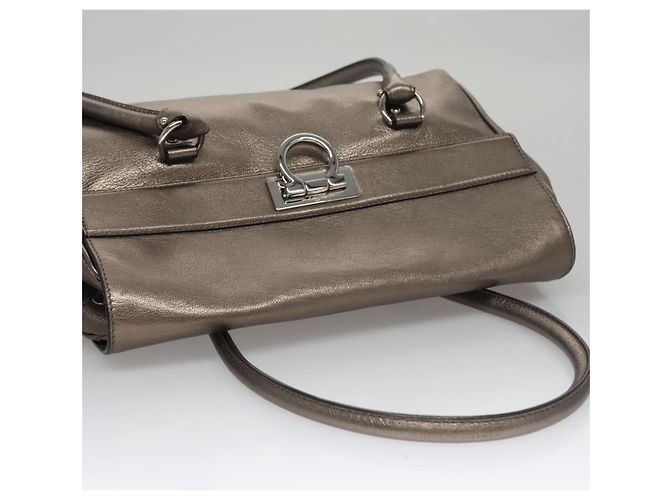 Borsa a mano in pelle Gancini di Salvatore Ferragamo Argento Auth kk412 - vista 6