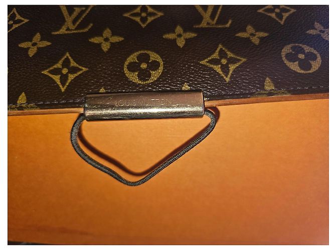 Borsa Messenger Louis Vuitton in Pelle Marrone Scuro - vista 14