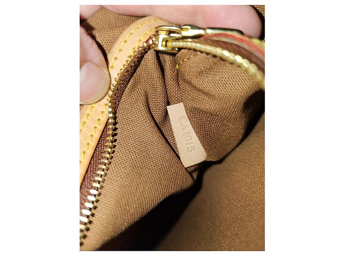 Borsa Messenger Louis Vuitton in Pelle Marrone Scuro - vista 16