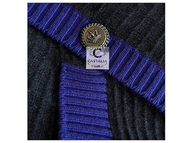 Chanel Cashmere-Cardigan mit CC Crown Knöpfen Paris / London - Ansicht 11