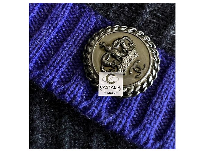 Chanel Cashmere-Cardigan mit CC Crown Knöpfen Paris / London - Ansicht 12