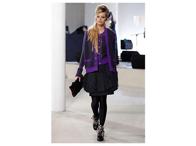 Chanel Cashmere-Cardigan mit CC Crown Knöpfen Paris / London - Ansicht 3