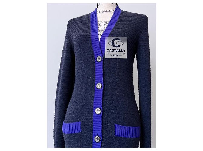 Chanel Cashmere-Cardigan mit CC Crown Knöpfen Paris / London - Ansicht 8