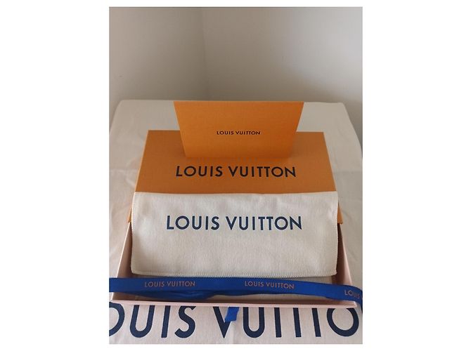 2025 Ed. Louis Vuitton x TM Funda de Pasaporte Takashi Murakami Negro Multicolor - vista 14