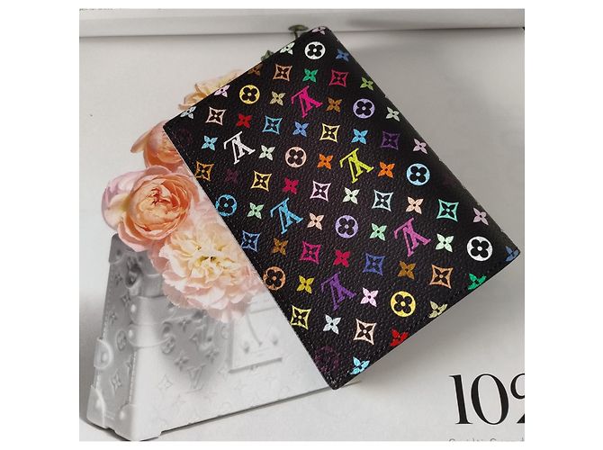 2025 Ed. Louis Vuitton x TM Funda de Pasaporte Takashi Murakami Negro Multicolor - vista 9