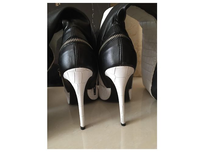 Botas John Richmond de cuero negro - vista 4