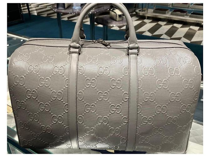 Gucci Modello 2022 parata dell'amore. Grigio - vista 2