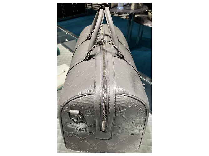 Gucci Modello 2022 parata dell'amore. Grigio - vista 3