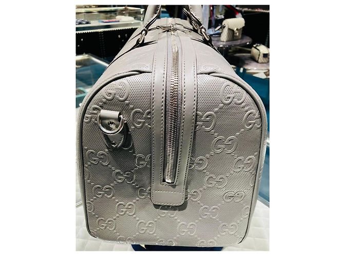 Gucci Modello 2022 parata dell'amore. Grigio - vista 4