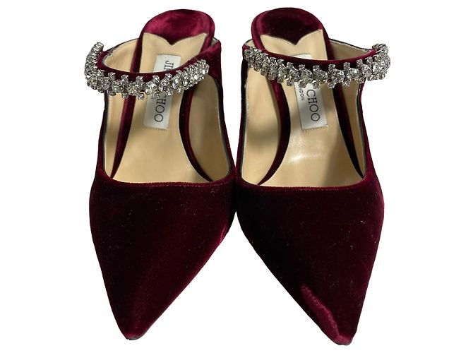 Mule con tacco in velluto bordeaux decorate con cristalli Bing di Jimmy Choo - vista 2
